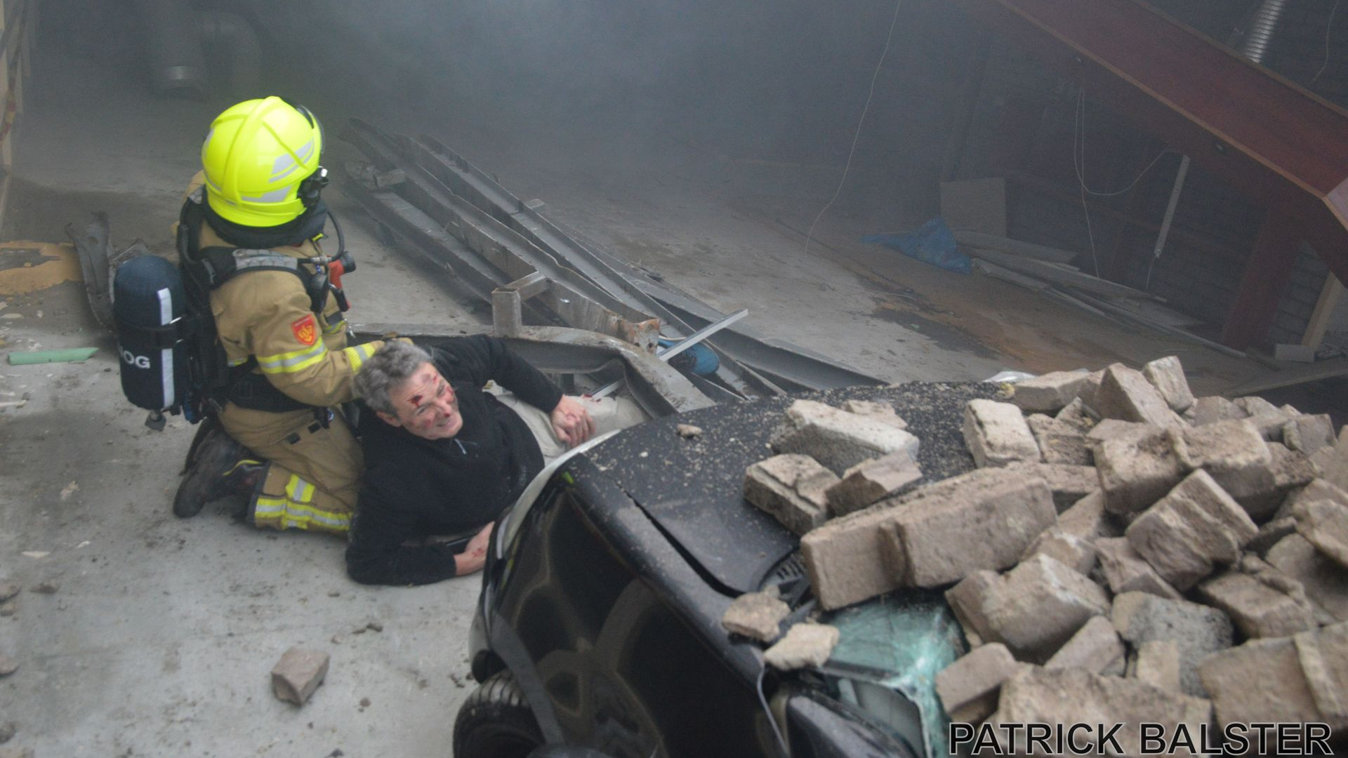 Foto: Brandweer oefent op ‘sloopterrein’ in Wapenveld