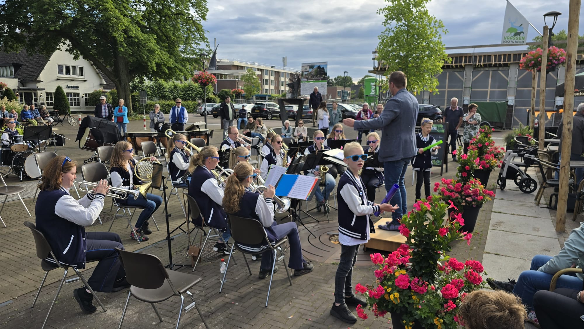 Foto: Zonnige afsluiting van de Zomertour van het Vaassens Fanfare Corps