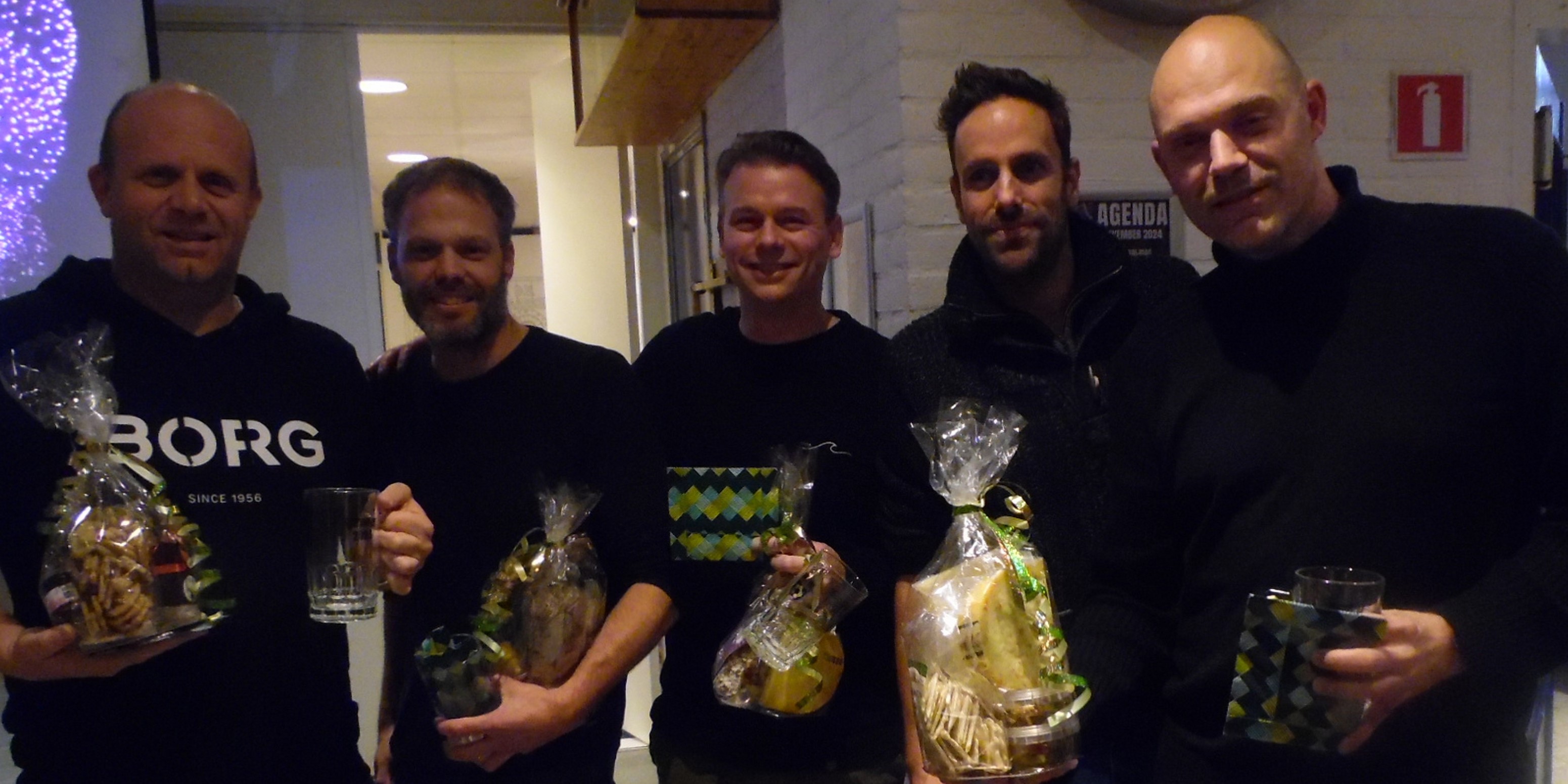 Foto: MacFasna wint 3e pubquiz bij SV Vaassen
