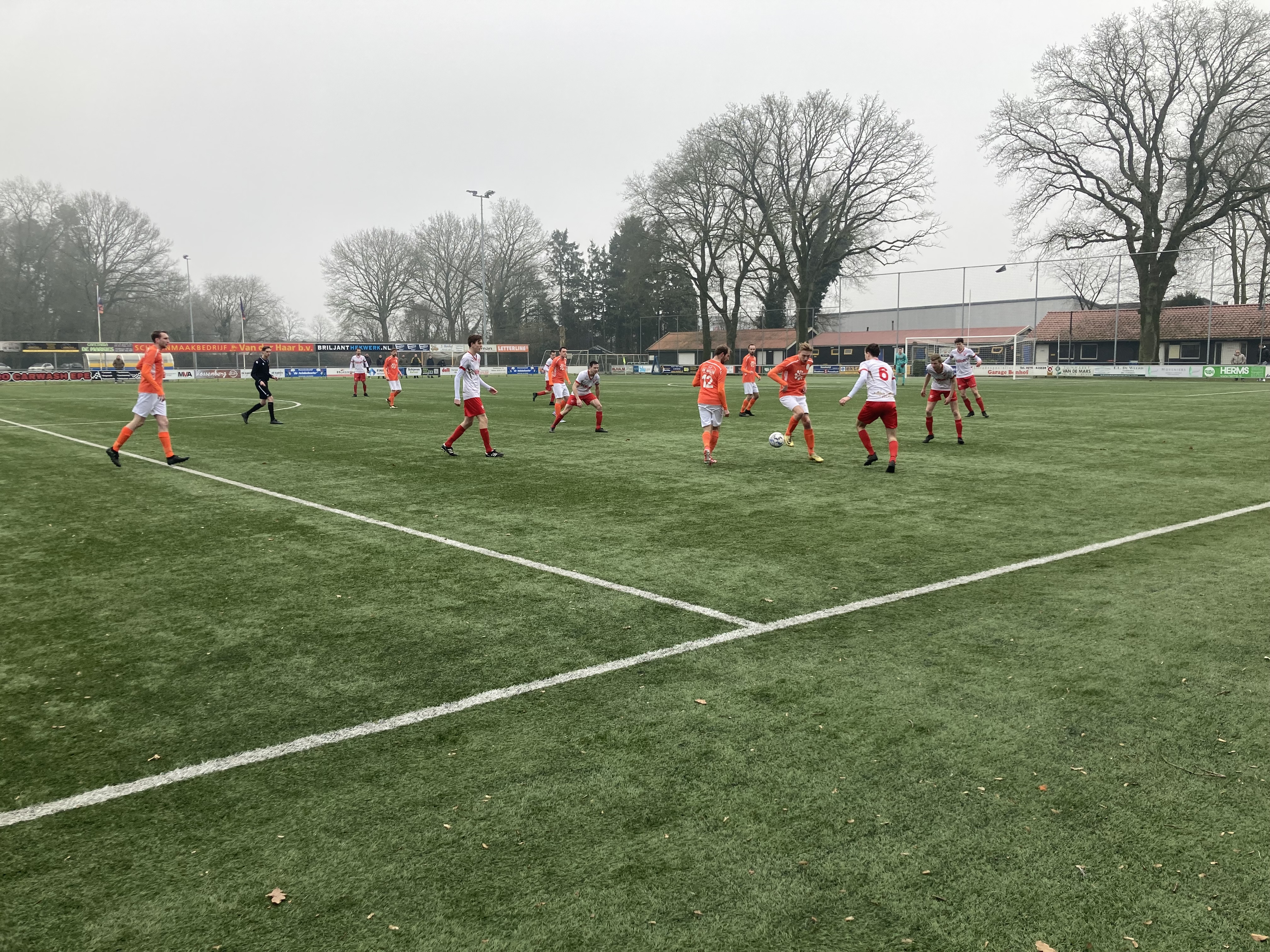Foto: Doelpuntenfestijn in Epe: v.v. Emst 1 trekt in oefenwedstrijd aan het langste eind tegen V en L 1