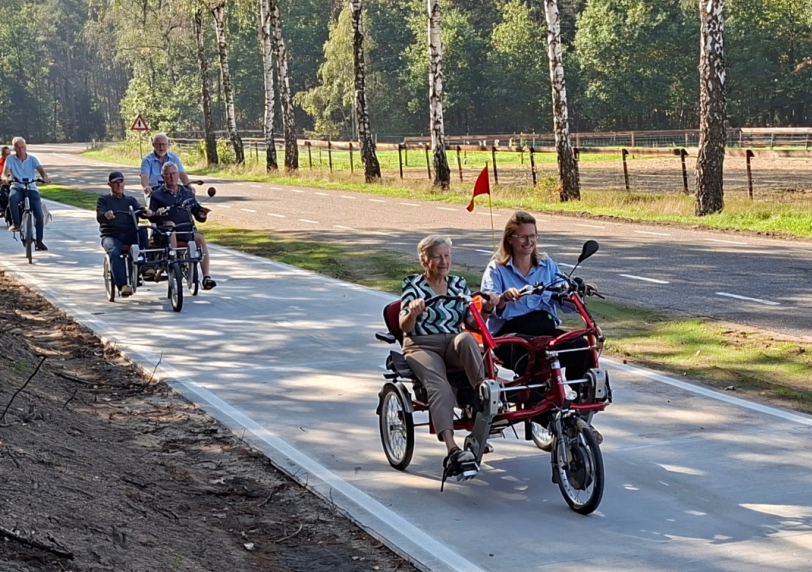 Foto: Nieuw vrijliggend fietspad in Knegsel geopend