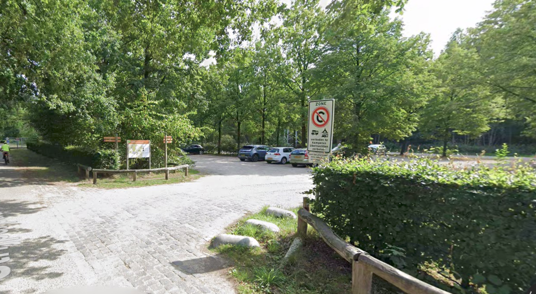 Foto: Vrachtwagenverbod op parkeerplaats Leenderbos aan Strijperpad in Leende