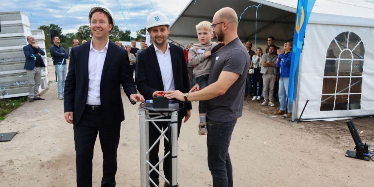 Foto: Feestelijke bouwstart tweede fase nieuwe woonwijk de Waterbrink in Maarheeze