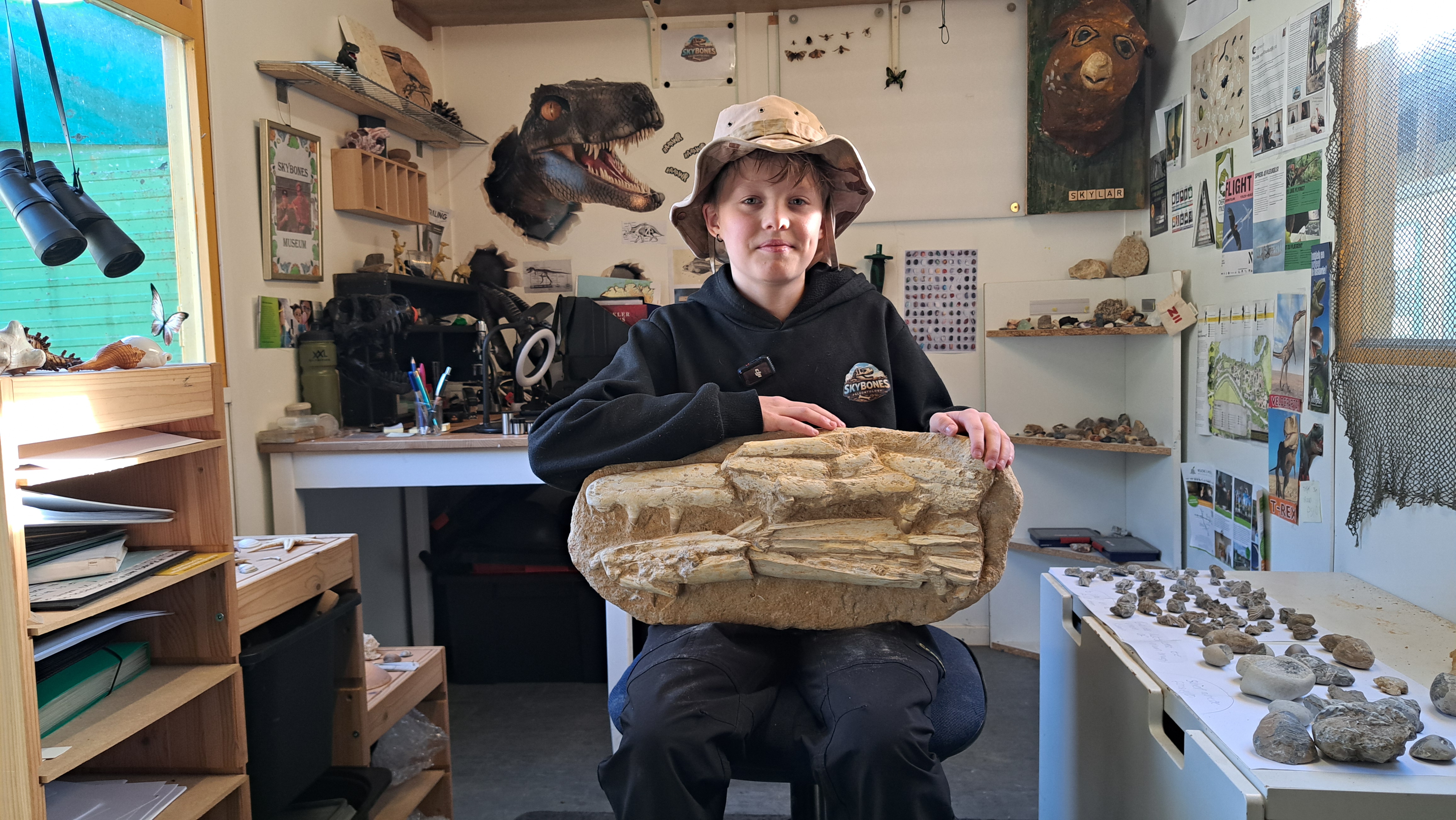 Foto: Van dinofan naar fossielenlab: Skylar (12) uit Luyksgestel wil paleontoloog worden