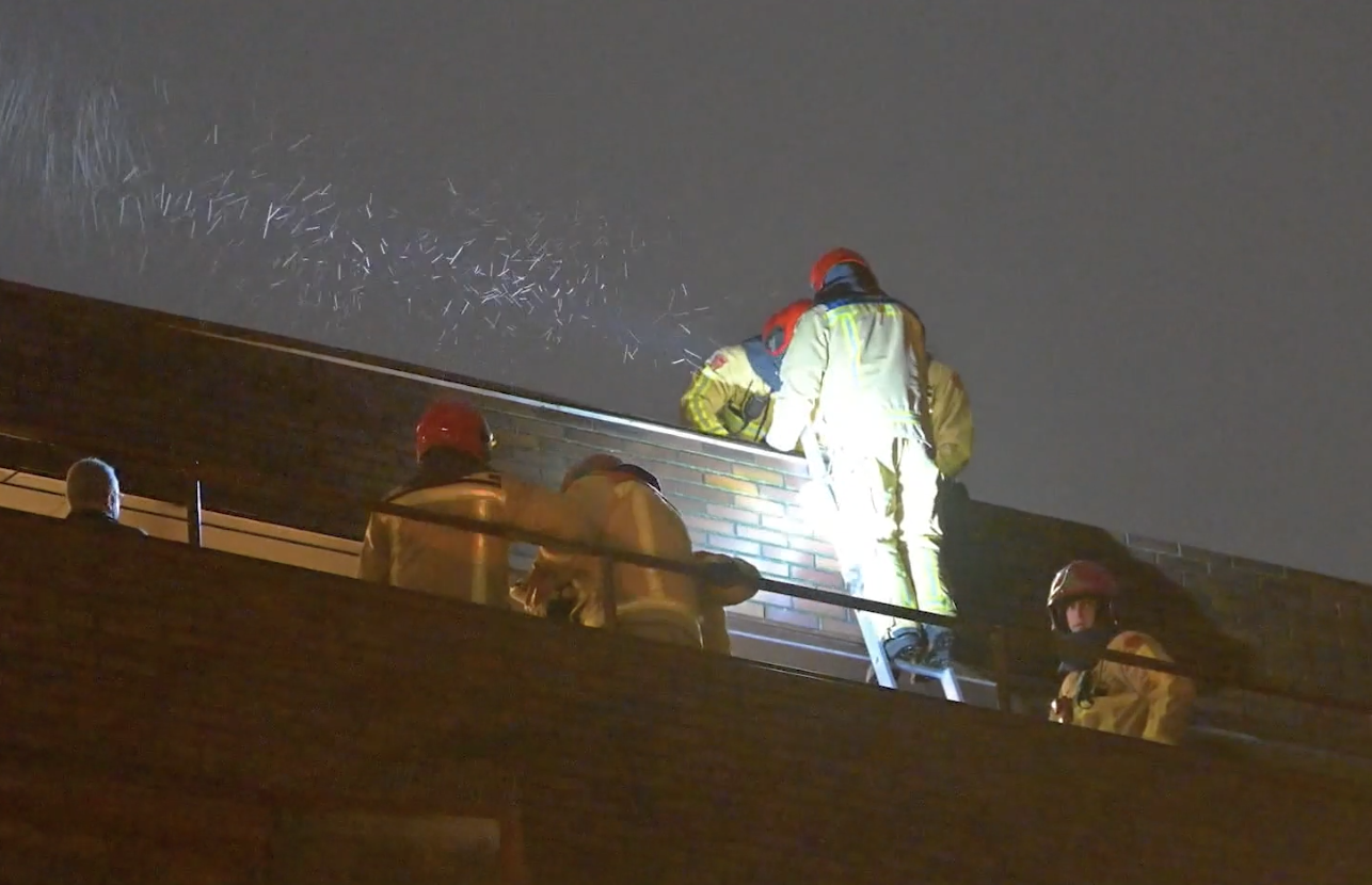 Foto: Aluminium dakplaten in Valkenswaard schieten los door storm