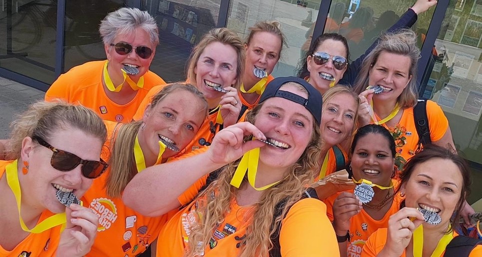 Foto: Ploeteren door de duinen voor Sophie