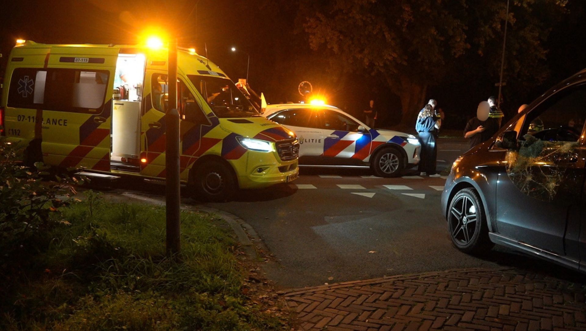 Foto: Dronken bestuurder slapend achter stuur gevonden na slingerende rit door Nijkerk