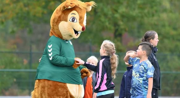Foto: Drie dagen voetbalplezier tijdens de ING Voetbaldagen bij S.V. ’t Harde
