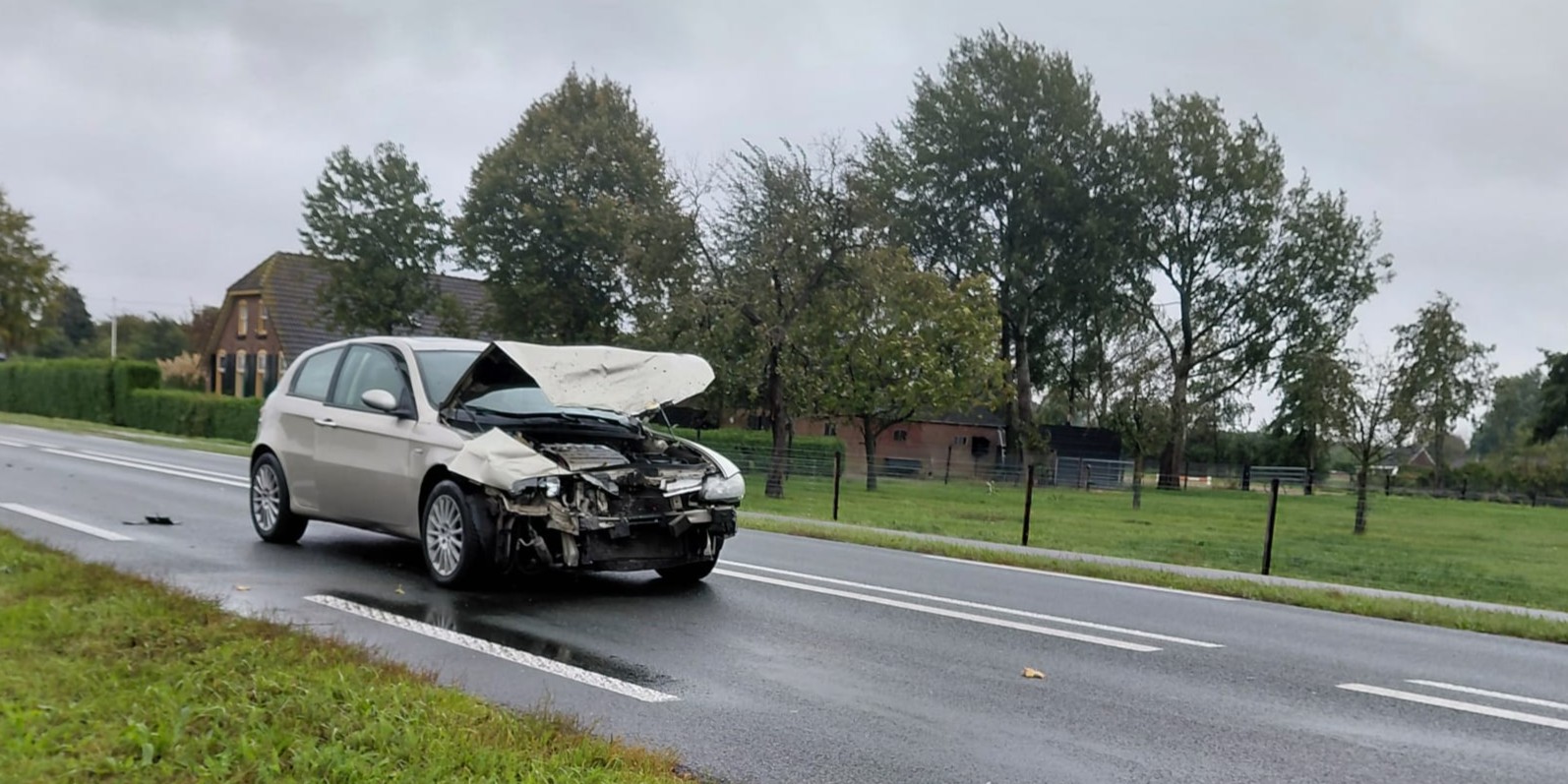 Twee voertuigen botsen op Nijkerkerstraat tussen Putten en Nijkerk