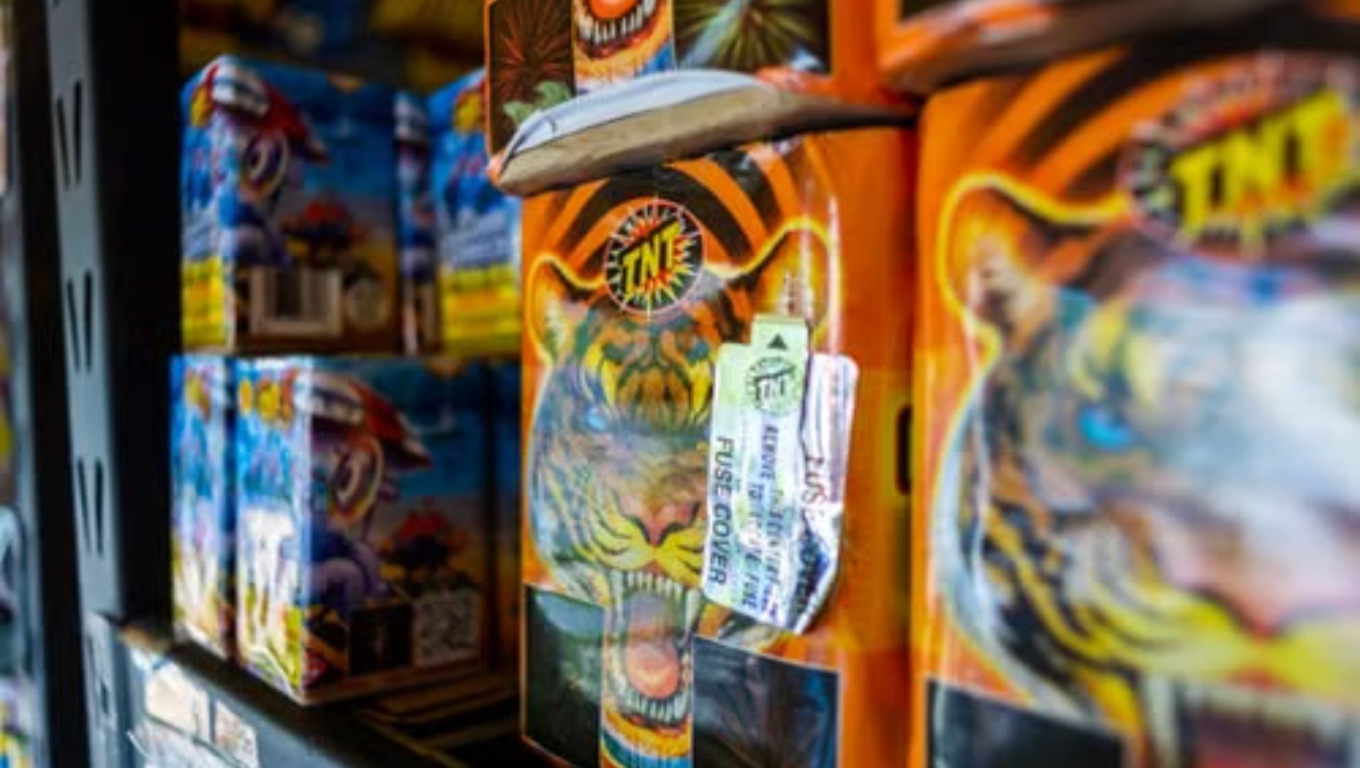 Politie vindt verboden vuurwerk in slaapkamer in Barneveld