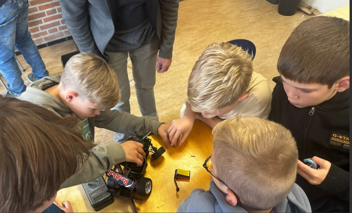Groep 8 uit Oosterwolde hoopt met Repair Café eerste plaats vast te houden