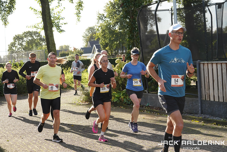 Sportieve en zonnige editie van Run Oldebroek brengt jong en oud in beweging