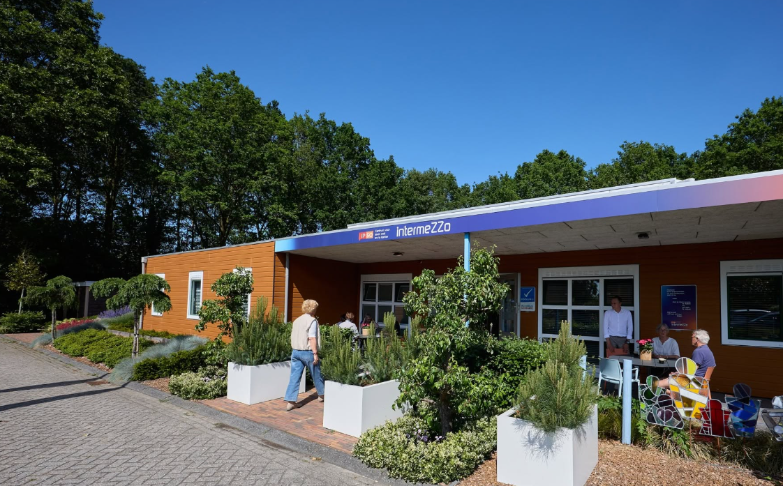 Foto: Voorlichting bij IntermeZZo over tepeltatoeage na borstkanker