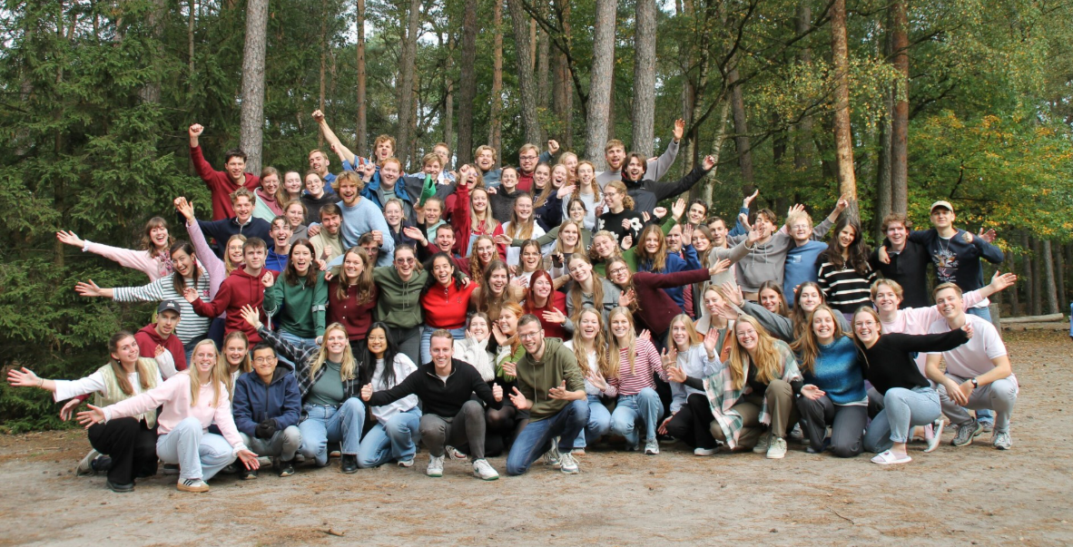 Foto: Ichthus-studenten helpen Hart van Thornspic