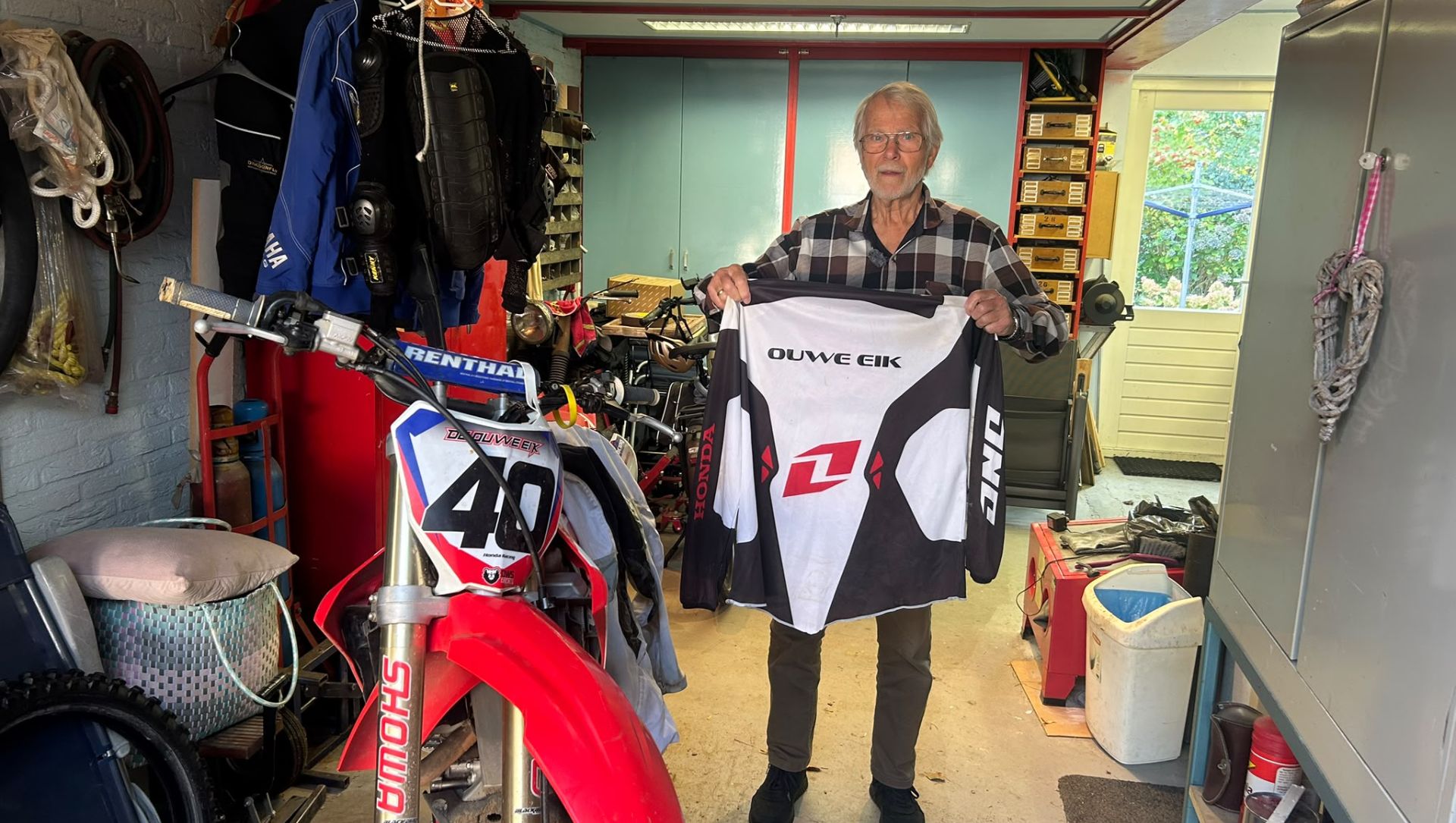 Willem (80) hangt na bijna vijftig jaar zijn crosspak op