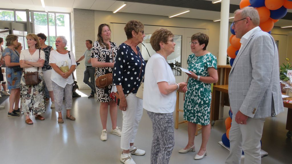 Foto: Heel Heerde komt Annie en Henk gedag zeggen