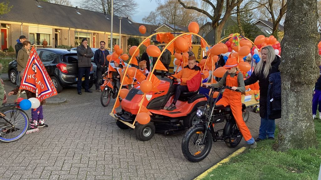 Foto: Lampionnenoptocht Emst