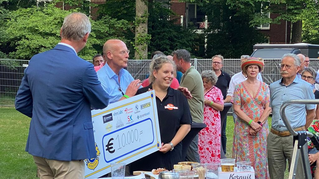 Foto: Butler brengt 10e Haringparty naar ongekende hoogte