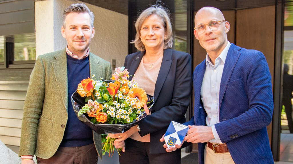 Foto: Het eerste monument in Epe uit de periode 1965 - 1990