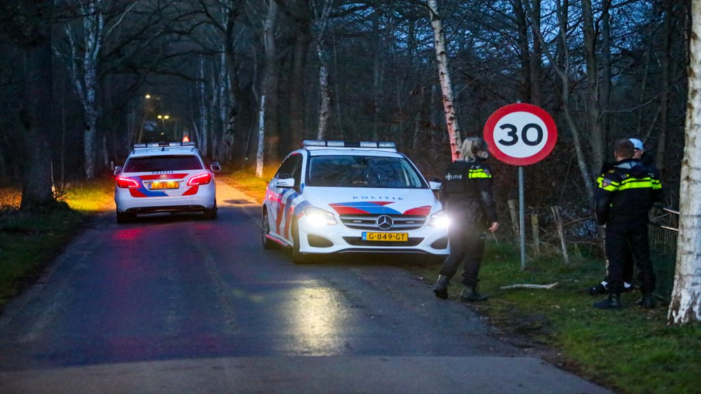 Foto: Man (19) met geweld en mogelijk wapen beroofd van telefoon