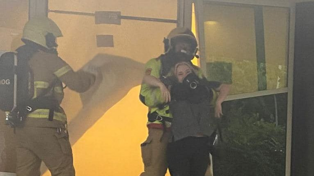 Foto: Brandweeroefening bij Dierenkliniek