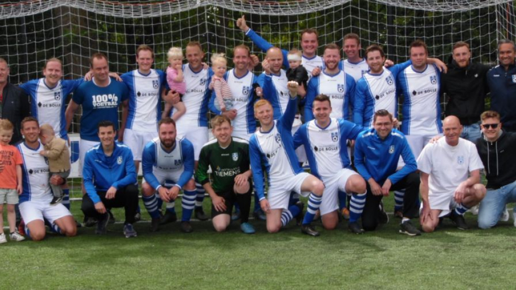 Foto: Kampioenschap voor 2e elftal SV Vaassen!