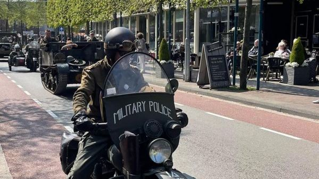 Foto: '75 + 2 jaar Vrijheid'