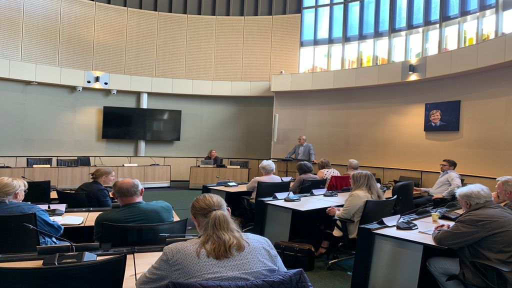 Foto: Informateur Epe adviseert coalitie van CDA, VVD, SGP-CU en D66