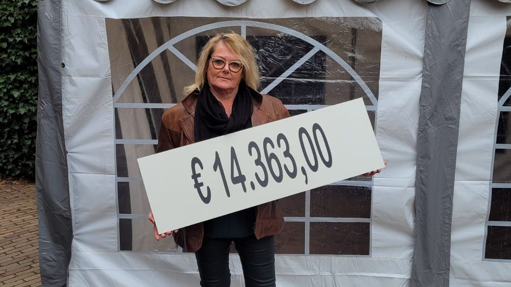 Foto: Ruim 14.000 euro voor hospice Casa Vera verkoop vogeltaarten