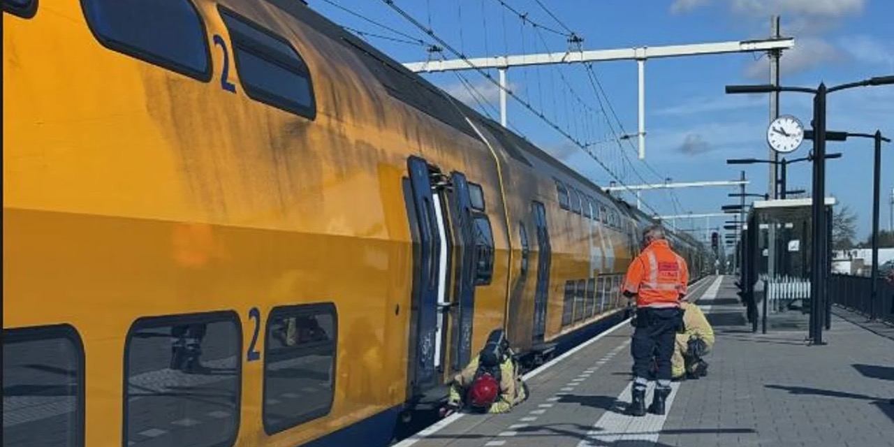 Foto: Trein ontruimd vanwege rook
