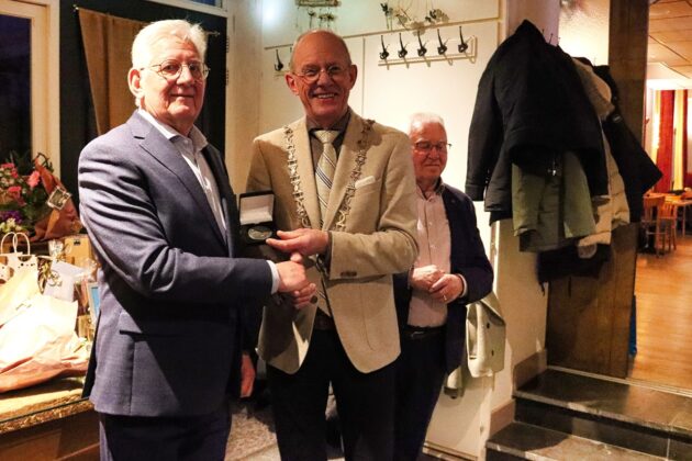 Foto: Vrijwilligerspenningen voor Jo Noten en Ben Brugman