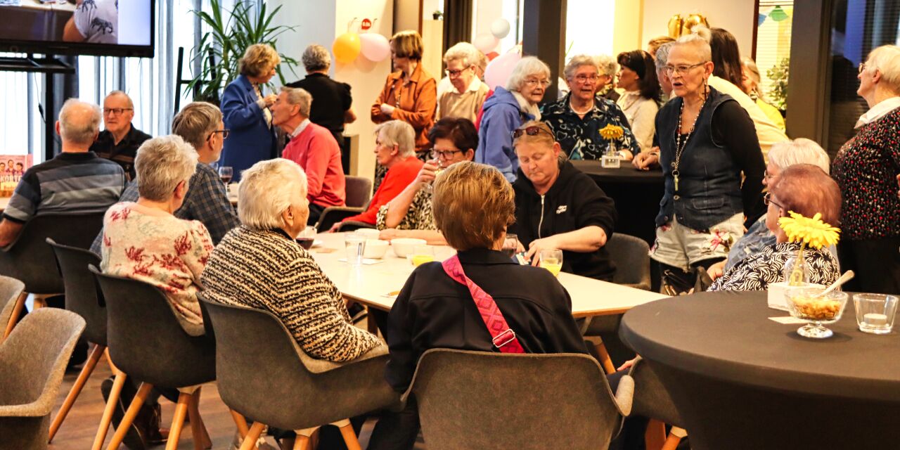 Foto: Receptie Buuls zitje drukbezocht