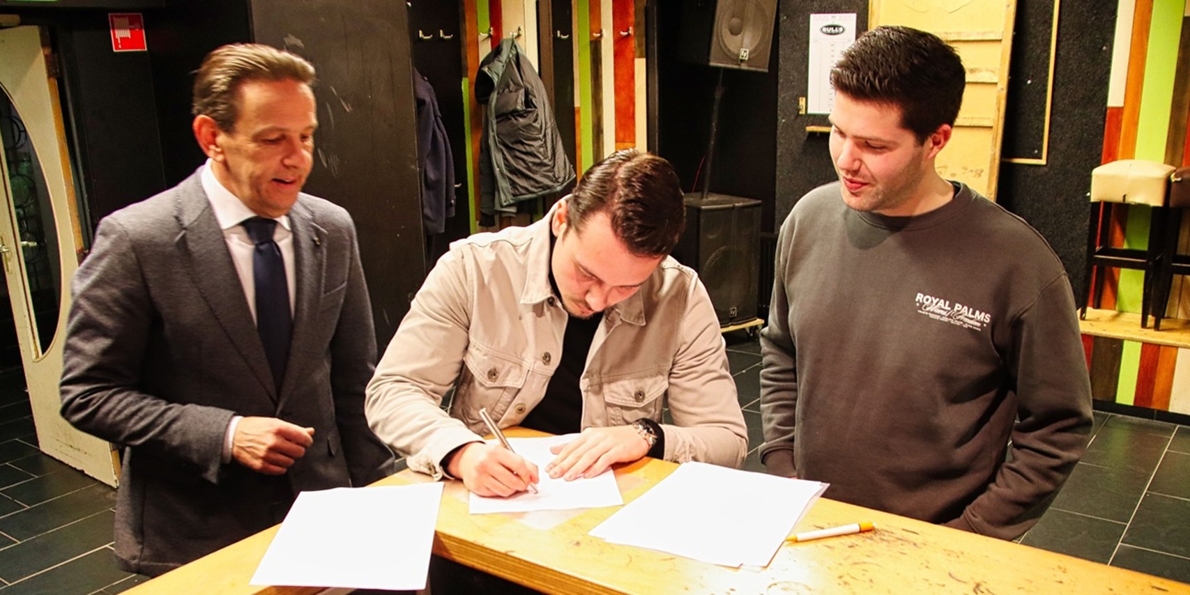 Foto: Overeenkomst gemeente Cranendonck met JC Harlekyn