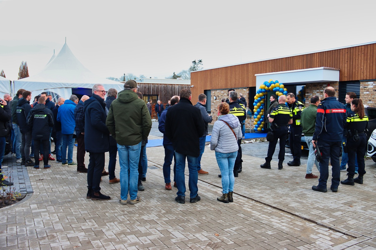 Foto: Nieuwe politiepost Biesven officieel geopend
