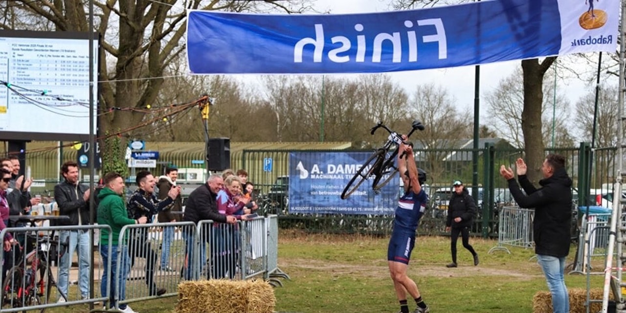 Foto: Veldcross 2025: Spectaculair parcours en geweldige sfeer