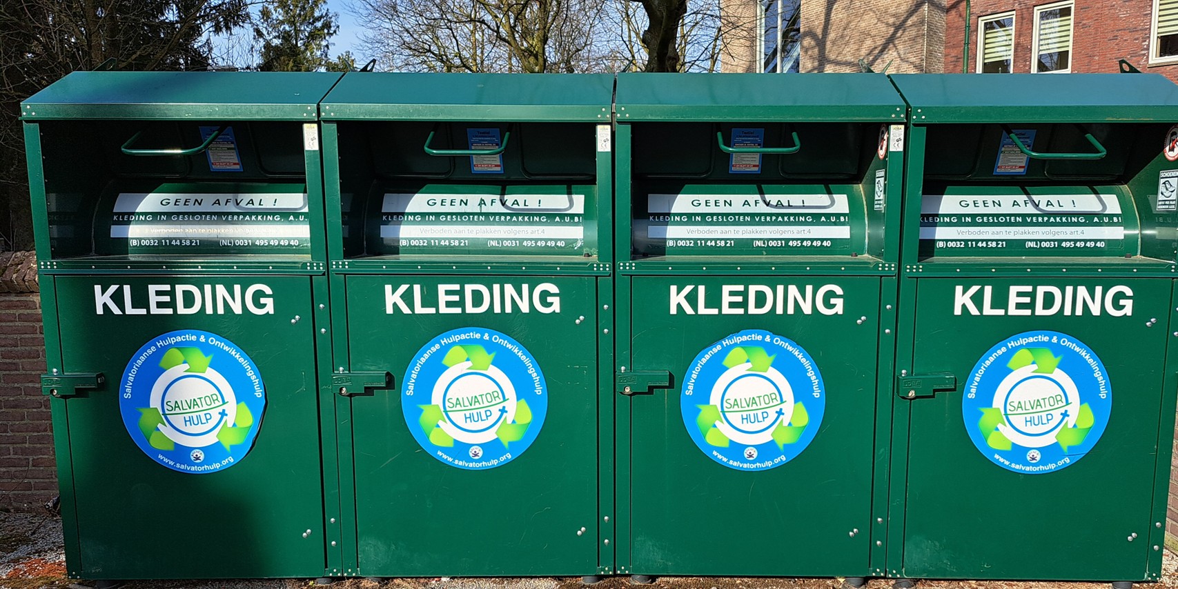 Foto: Oud textiel inleveren in Cranendonck