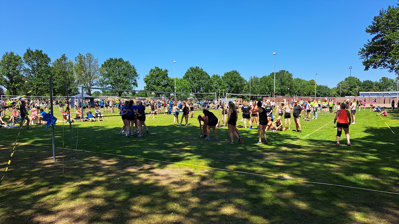 Foto: Inschrijving Ledûb Volleybal Festival voor tweederde vol