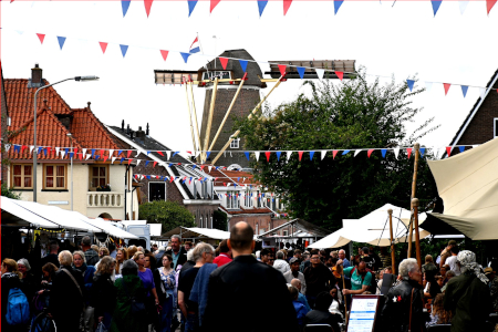 Foto: Stralende Zonnige Molenmarkt 2024 in het Teken van 'Dromenvangers'