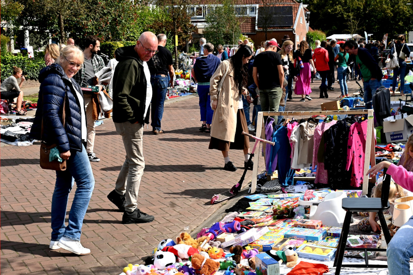 Foto: Stralende Zonnige Molenmarkt 2024 in het Teken van 'Dromenvangers'