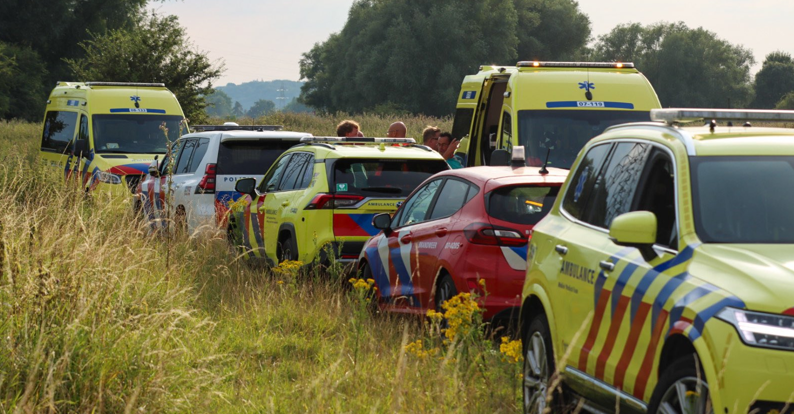 Foto: Grootscheepse Zoekactie in Wageningen: Jongeman uit het Water Gered