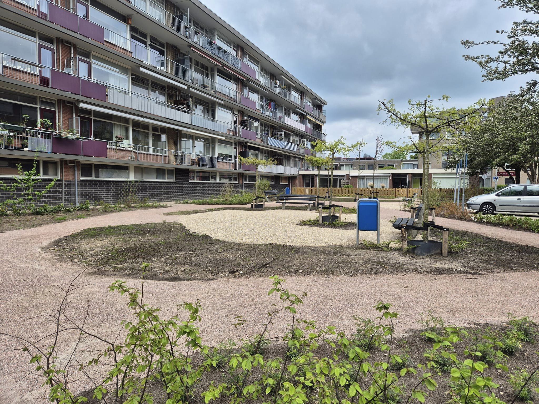 Foto: Groene oases tussen de Rooseveltweg flats