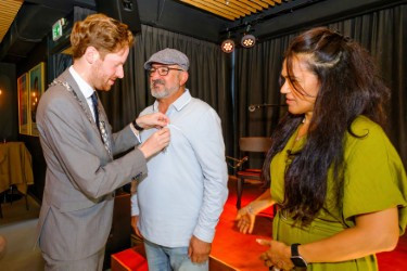 Foto: Koninklijke onderscheiding voor Masood Eslami