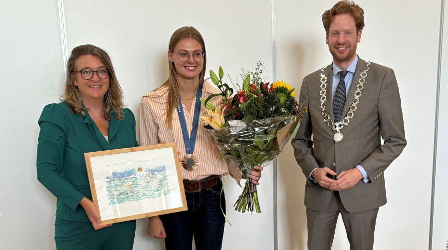 Foto: Wageningen feliciteert bronzen inwoonster Simone van de Kraats