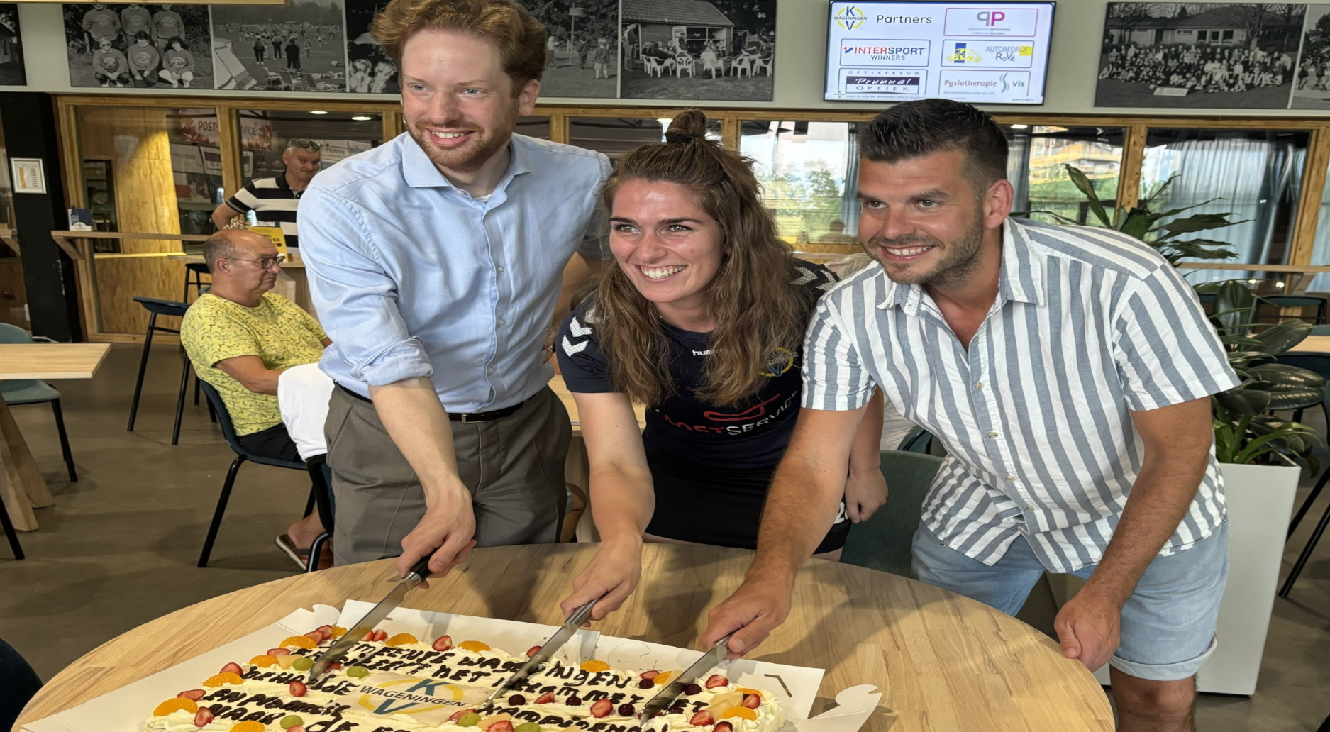 Foto: “Hoogste niveau voor KV Wageningen”  Felicitaties voor kampioensteam KV Wageningen