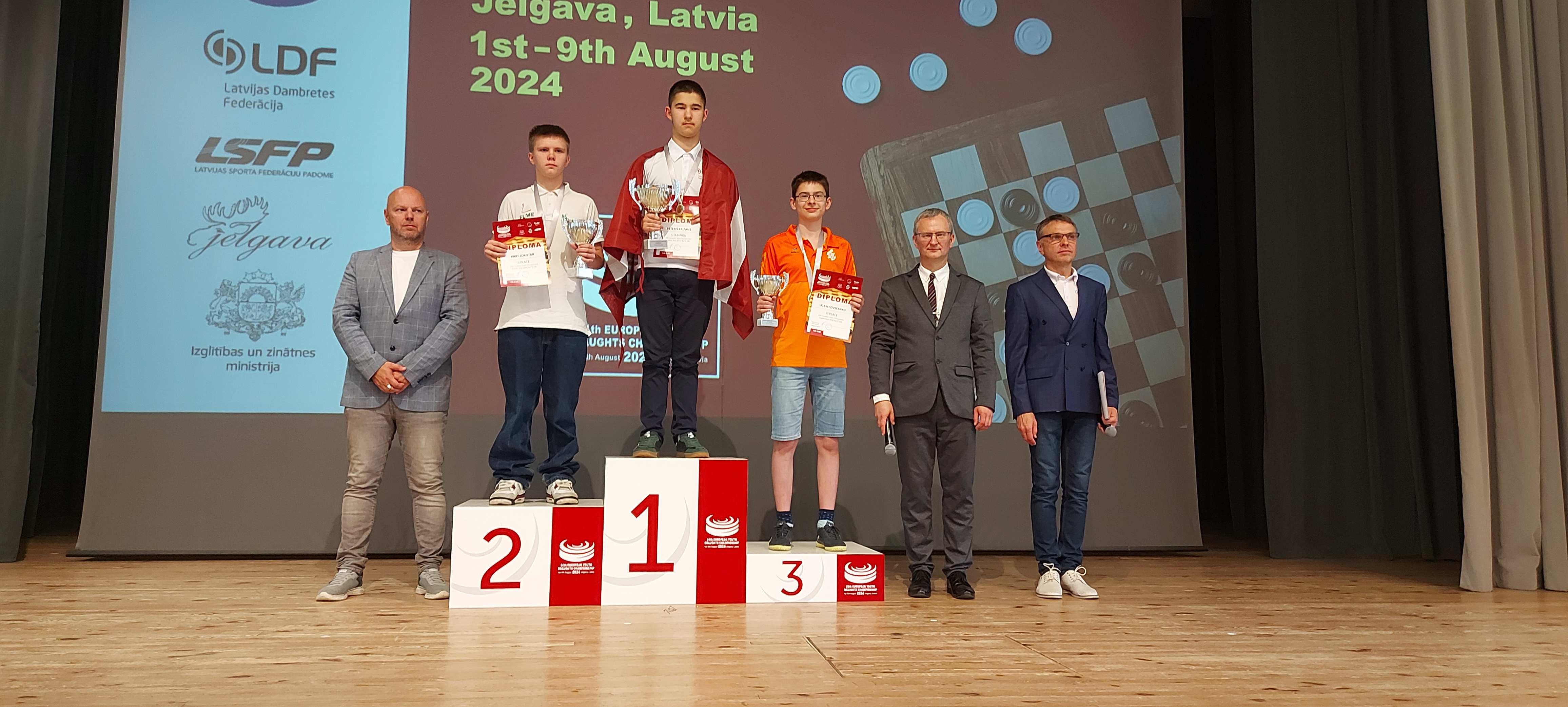 Foto: De jeugd van de wageningse topdamclub wsdv liet in letland weer van zich horen.