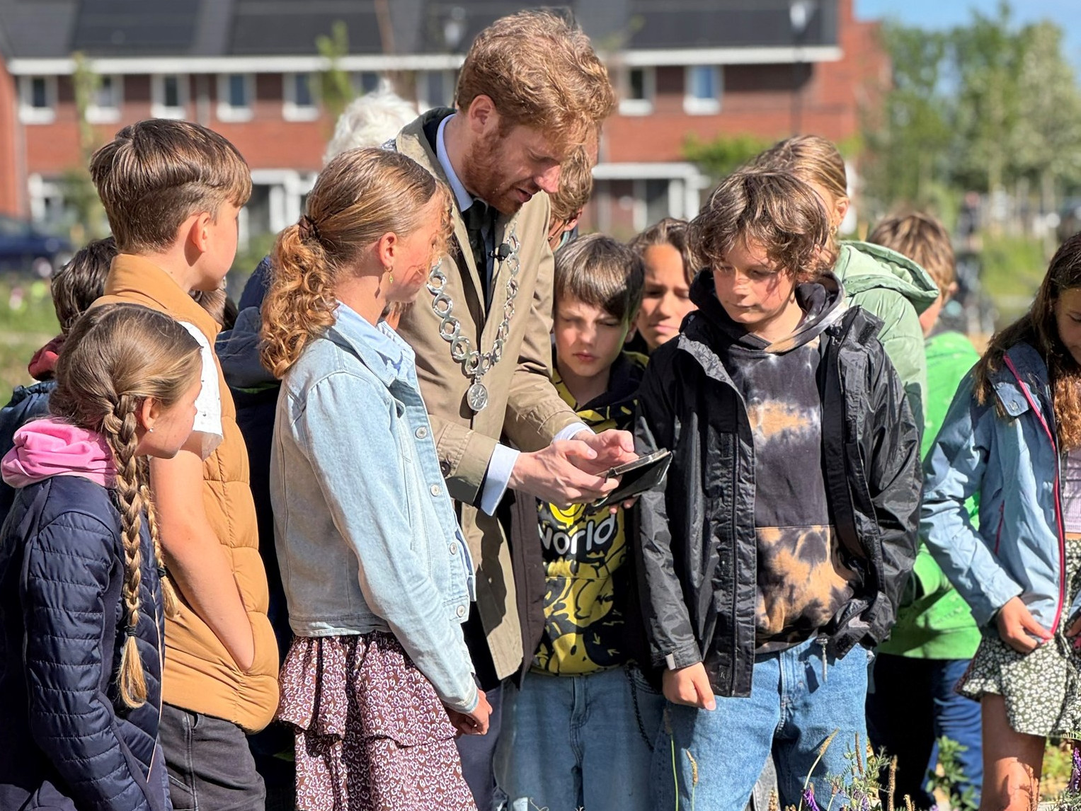 Foto: Kinderen trappen Biodiversity Challenge 2025 af op basisschool De Zwanenridder