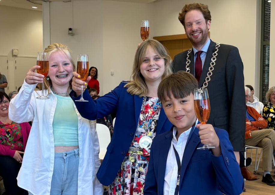 Foto: Nieuwe Kinderburgemeester en Loco-kinderburgemeester In Wageningen Aangesteld