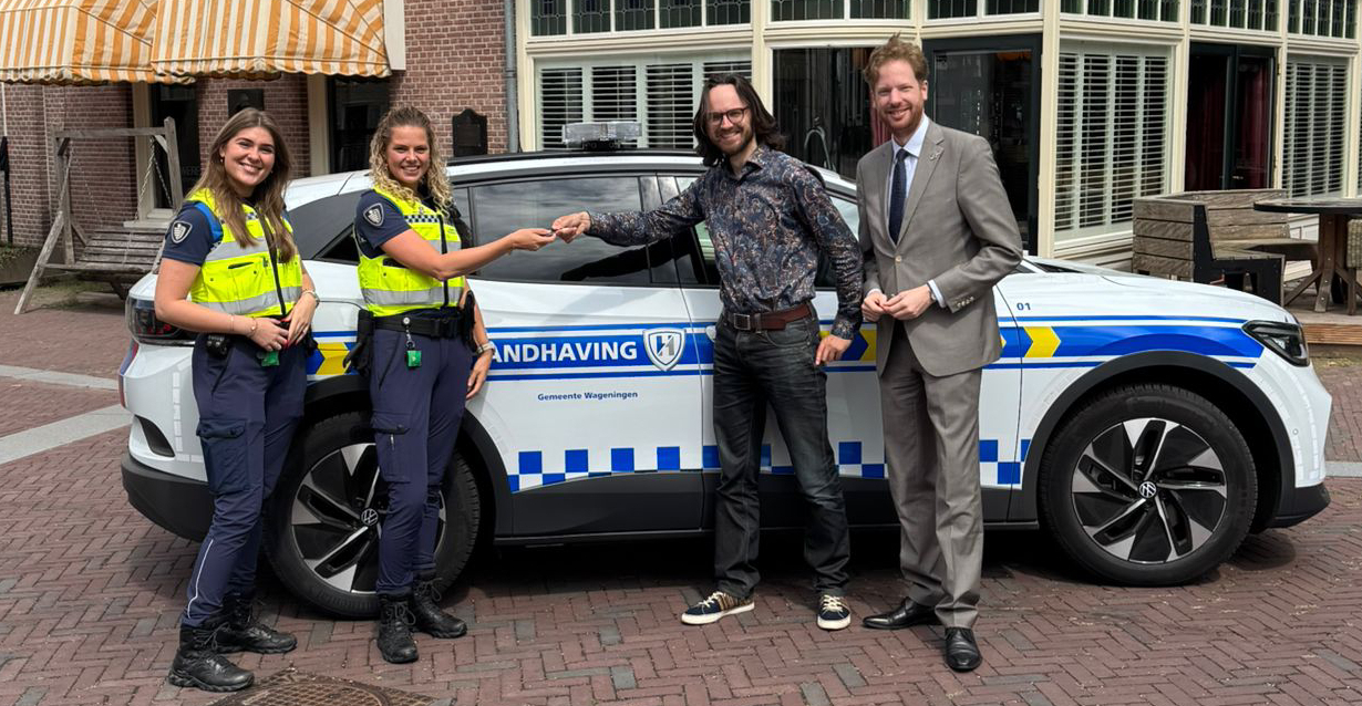 Foto: Heb jij ze al zien rijden? Nieuwe elektrische wagens voor Toezicht & Handhaving