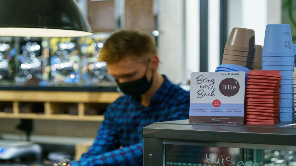 Foto: Wageningen schakelt als eerste gemeente over op herbruikbare Billie Cups