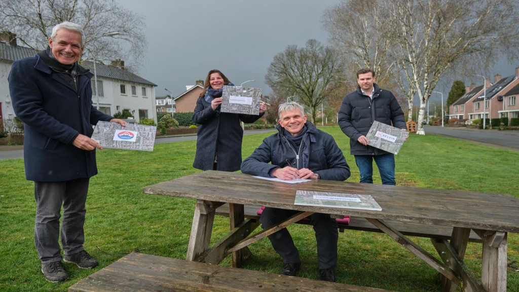 Foto: Overeenkomst getekend voor aanleg warmtenet Benedenbuurt